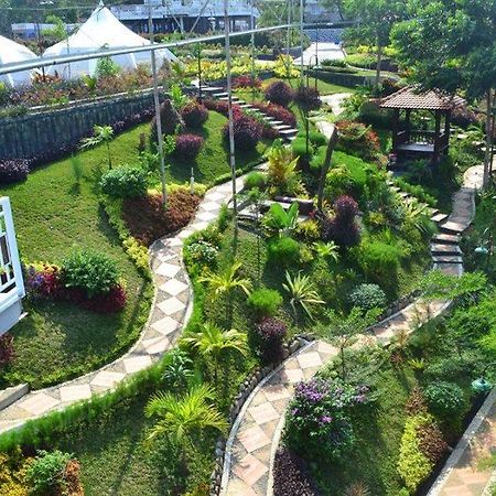 Chevilly Resort And Camp Bogor Exterior foto